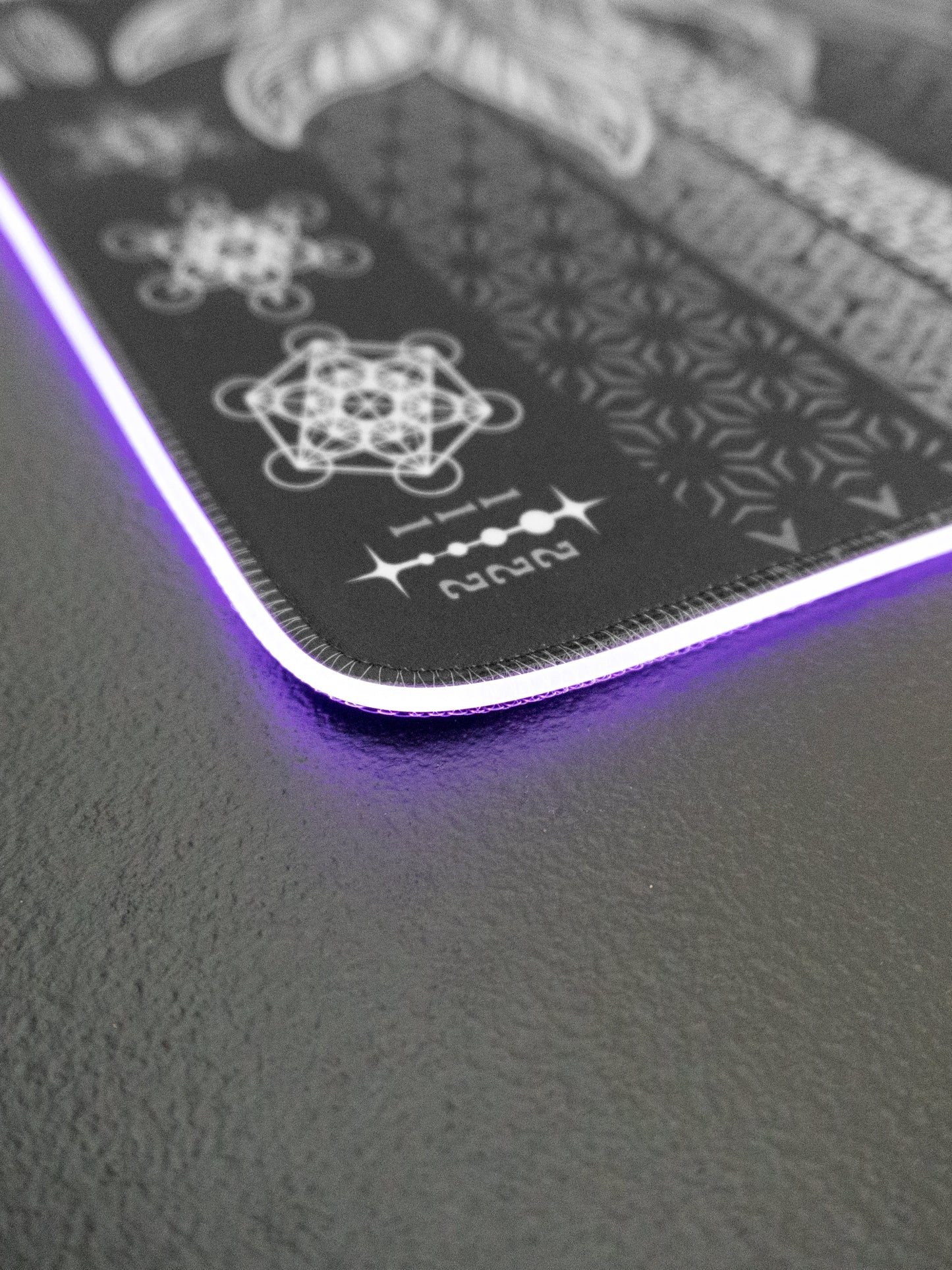 WOUNDS TO WISDOM V1 ✦ MONOCHROME ✦ XXL RGB Gaming Mouse Pad